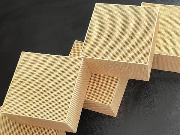 RCO催化燃燒設備-貴金屬催化劑由什么組成？
